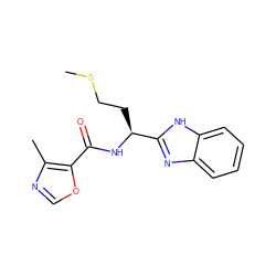 CSCC[C@H](NC(=O)c1ocnc1C)c1nc2ccccc2[nH]1 ZINC000071341974