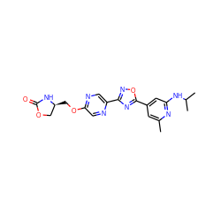 Cc1cc(-c2nc(-c3cnc(OC[C@H]4COC(=O)N4)cn3)no2)cc(NC(C)C)n1 ZINC000653766330